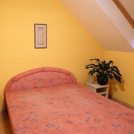 Var-Torony Apartman Gyula Bagian luar foto