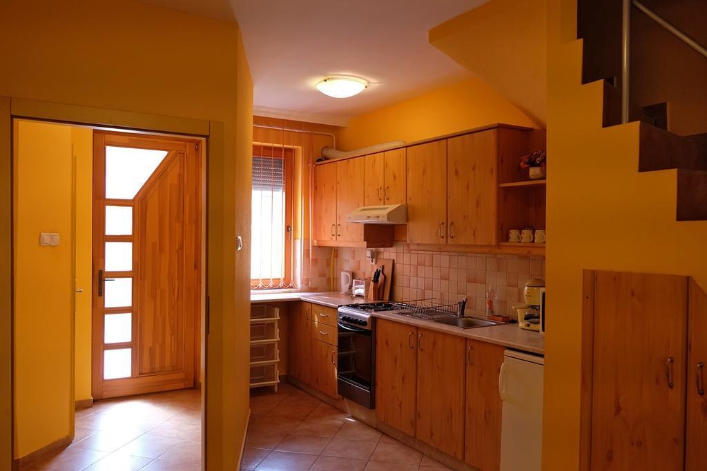 Var-Torony Apartman Gyula Bagian luar foto