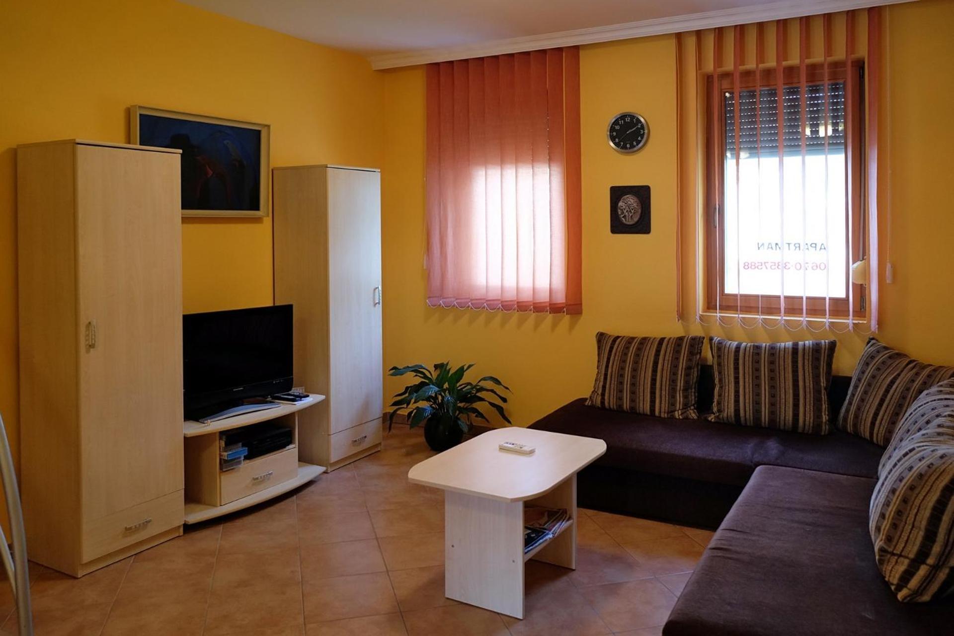 Var-Torony Apartman Gyula Bagian luar foto
